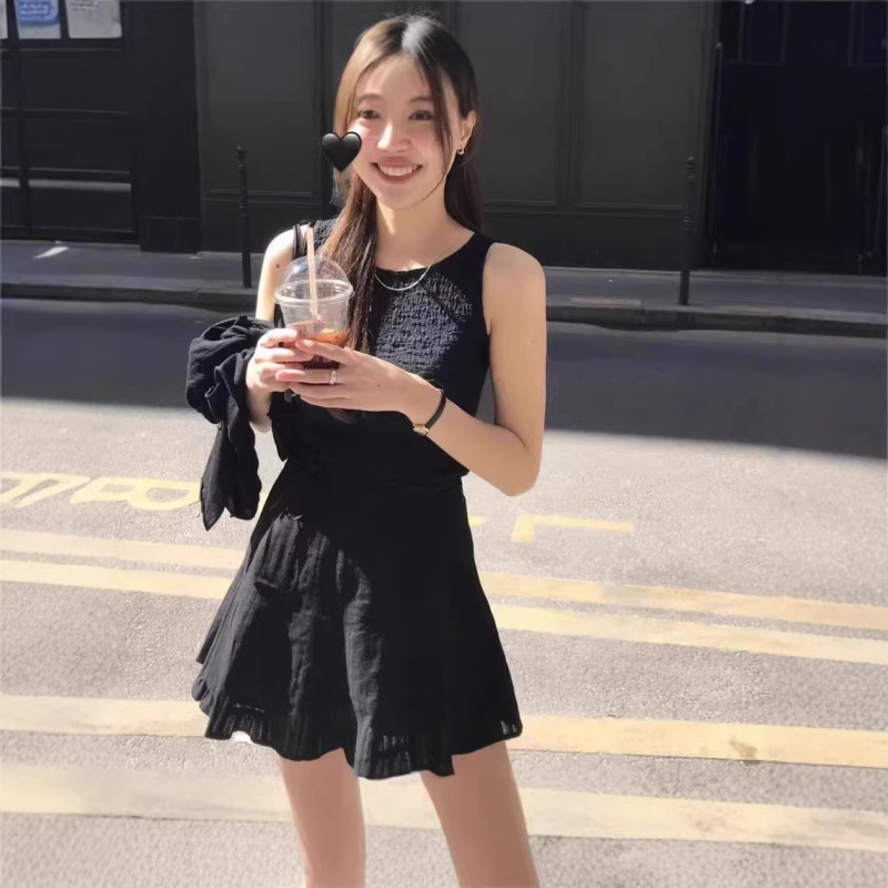 The Same Style as Korean Designer Jeon Soo-Lim: Tannat Tie-Up Pleated Tank Top + A-Line Skirt Shorts Two-Piece Set