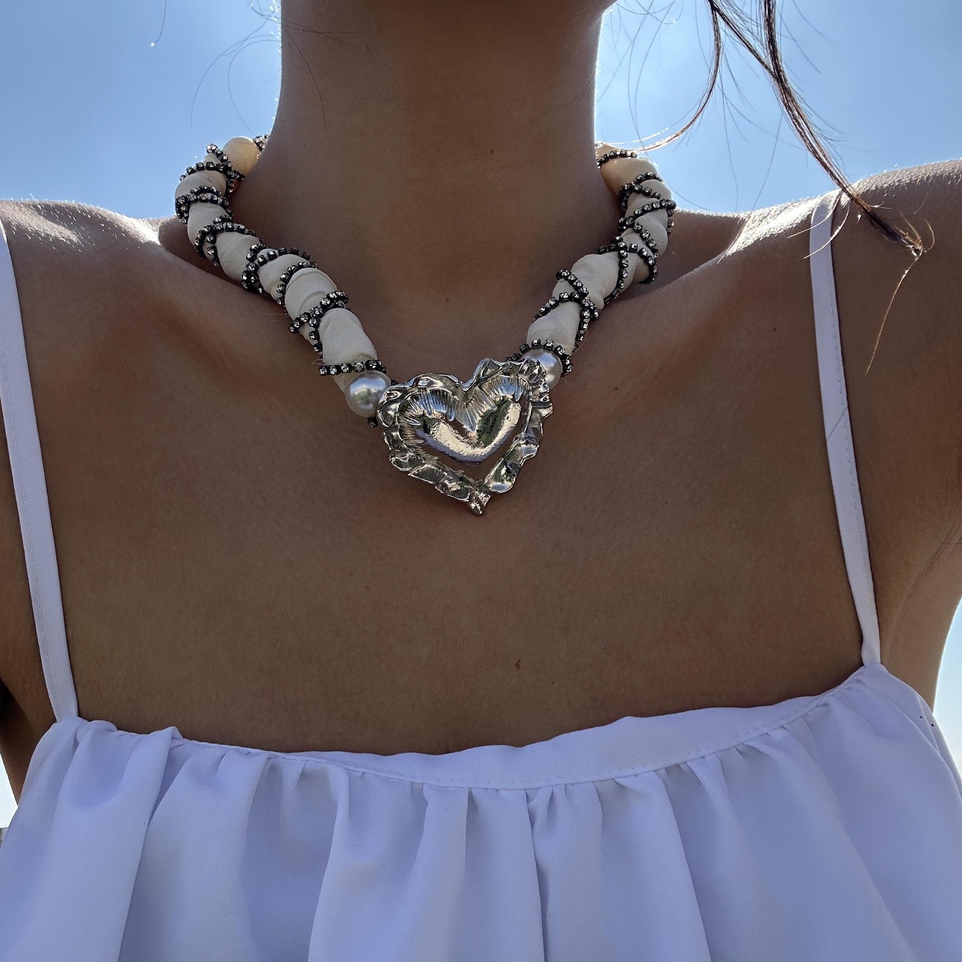 69g Weight Alloy Pendant Material Pendant Necklace Classification 1 Piece Quantity Holiday, Street Occasion Alloy Material Heart Shape Pattern Women's Gender Exaggerated, Simple Style Style Exaggerated Simple Style Heart Shape Alloy Cloth Wholesale Statement Necklaces 3
