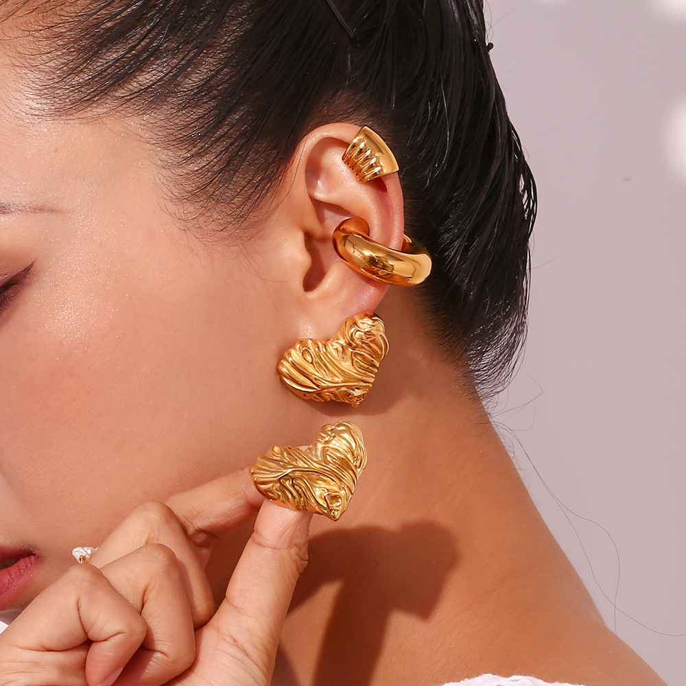 1 Pair Quantity Holiday, Shopping Occasion Stainless Steel Material Heart Shape Pattern 1 Pair Retro Lady Heart Shape Plating Stainless Steel Ear Studs