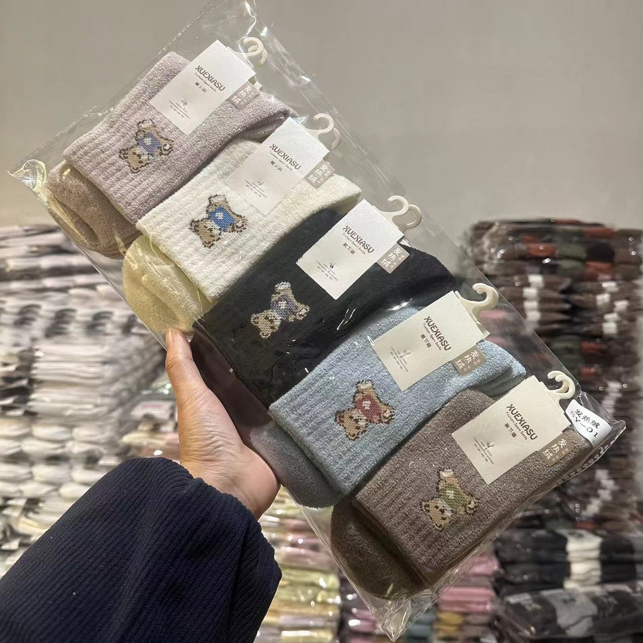 Calcetines de piso engrosados de terciopelo para adultos de alta calidad Calcetines de hogar de terciopelo de coral Calcetines de pies calientes peludos Calcetines calientes para hombres y mujeres