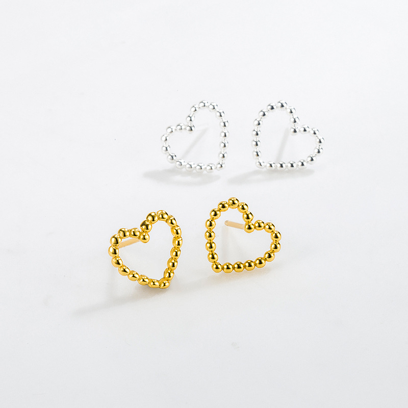 4g Weight Electroplating Gold Plating Process 925 Sterling Silver Ear Needle Material Cute Hollow Heart Heart 925 Sterling Silver Personality Small Earrings