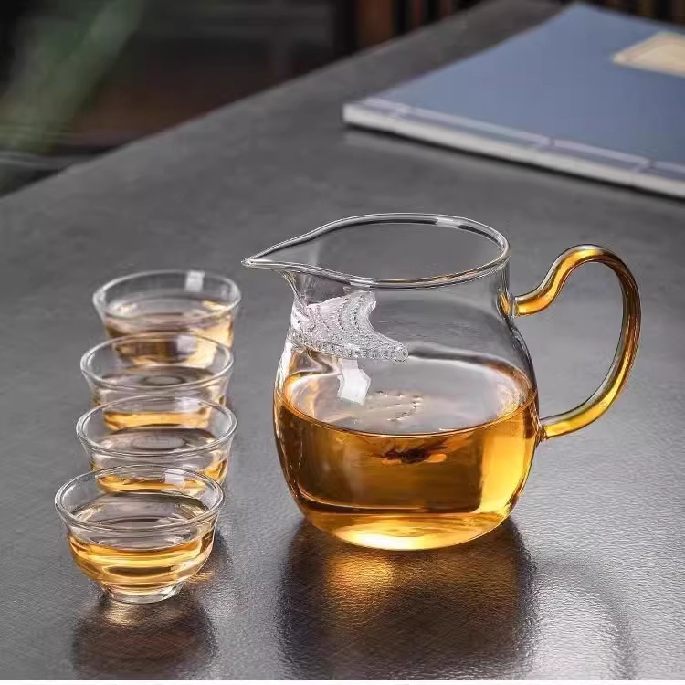 ビッグベリー透明ガラス三日月フェアカップ茶漏れフィルターオールインワン茶海茶ディスペンサーカンフーガラスカラーハンドル茶ボウル|undefined