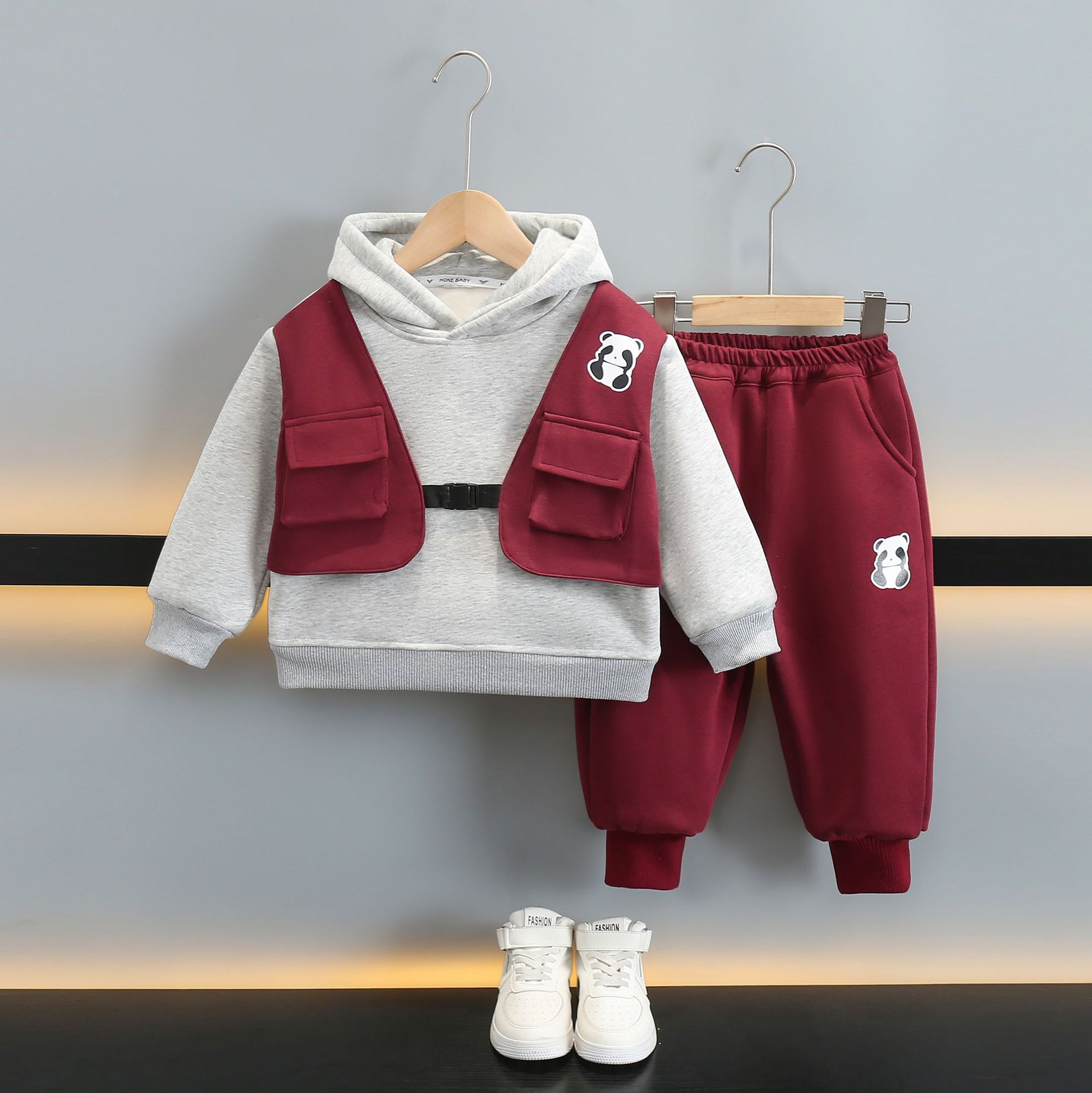 6360 ropa para niños traje de otoño e invierno para niños 2025 nueva ropa de invierno más suéter grueso de terciopelo traje de dos piezas deportivo para bebés