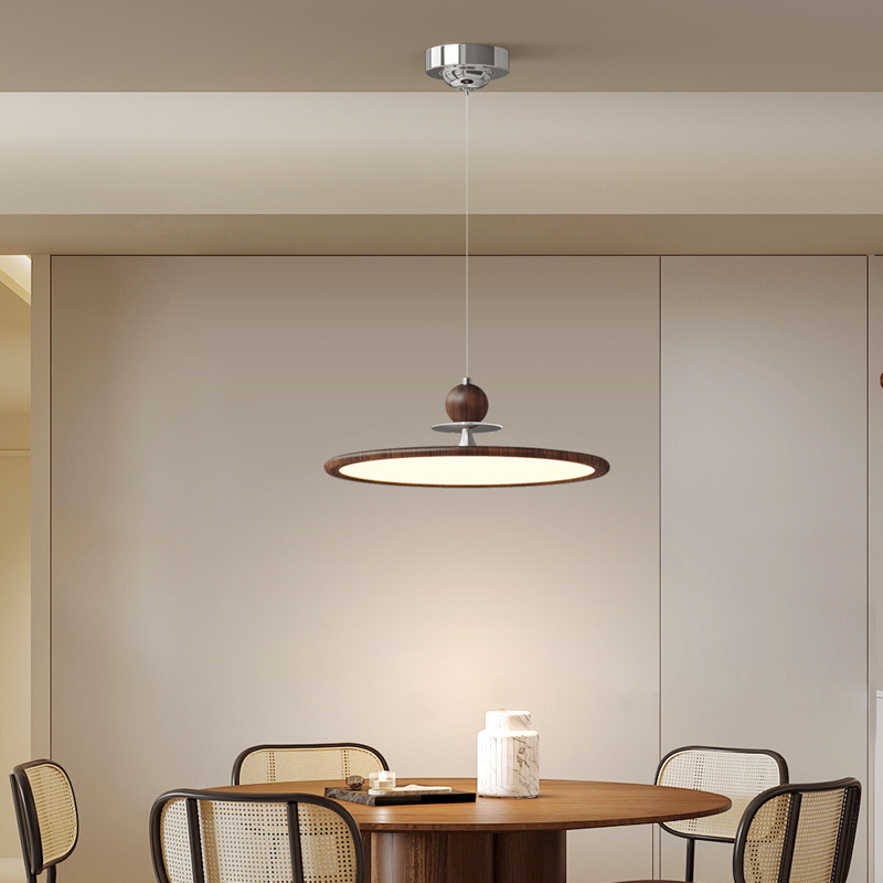 Diseño de lámpara de techo silenciosa lámpara de techo dormitorio antiguo ojo protector de madera lámpara de viento color principal antiguo restaurante candelier nuez