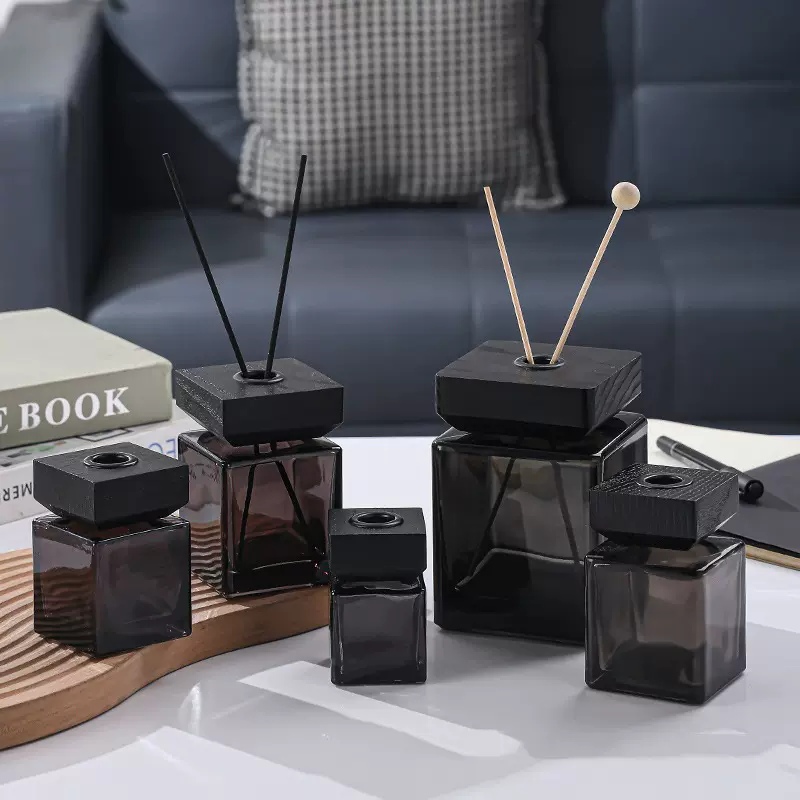 高端木盖四方玻璃香薰瓶家居卧室摆件车载酒店扩香瓶无火香薰瓶子