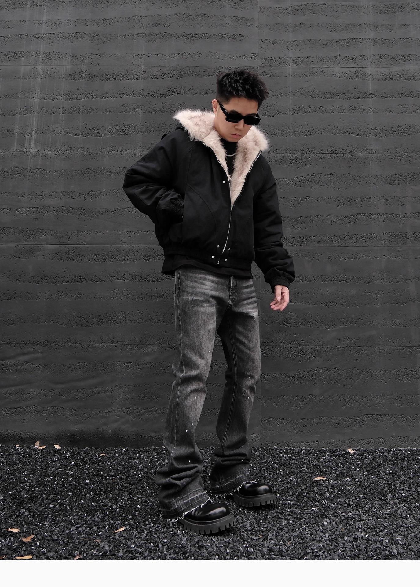Men's Retro Ink Splashed Straight Leg Jeans With Raw Edge Detail_voghion.com