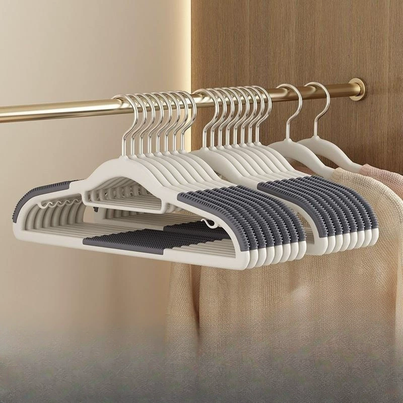 Комплексный набор товаров для общежития, предметов первой необходимости и практичных товаров для дома для студентов.