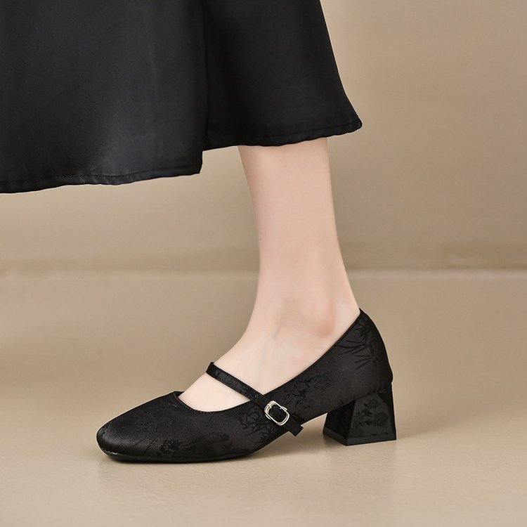 Nuevos zapatos chinos suaves de estilo mary-zhen para mujeres delgadas versátiles 2026 nuevos tacones gruesos de cabeza cuadrada falda francesa cheongsam zapatos individuales