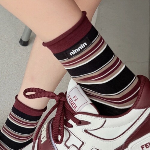 Light Retro Super Stylish~ Colorful Striped Edge Turned-Up Calf Socks for Girls, Ins Trendy, Versatile, Simple, Cotton Socks, Spring and Autumn