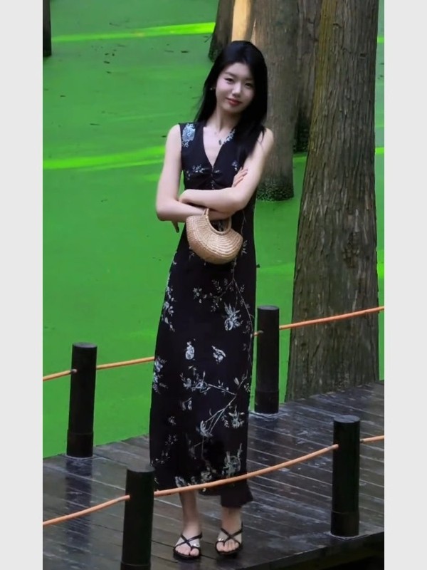 MFUW82902 ユニークで美しい黒のプリントのノースリーブドレス、女性の夏にぴったりの美しい花柄のスカート|undefined