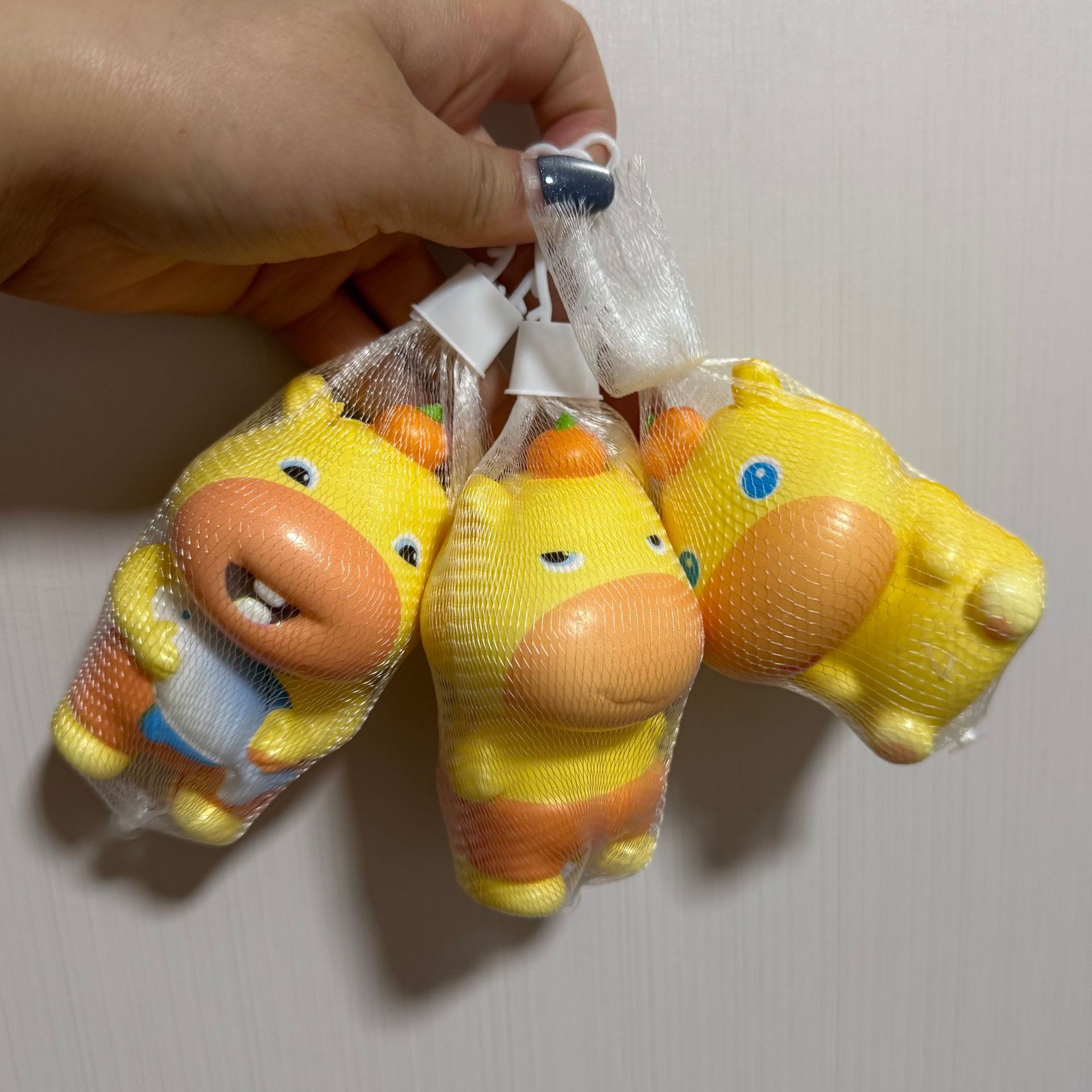 Pequeño dragón de leche pellizco pellizco lento rebote burbuja dragón juguetes niños niñas desempaquetar artefactos mágicos decoración de cabal