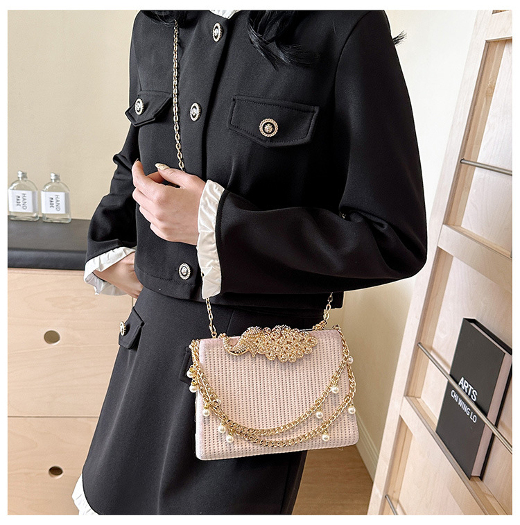 Women's Medium Pu Leather Solid Color Classic Style Lock Clasp Crossbody Bag display picture 6