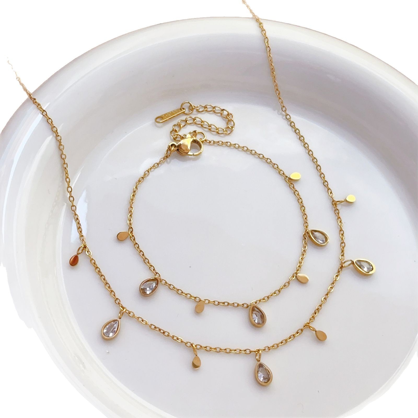 Collar de diamantes de imitación geométricos de acero de titanio con gota de agua, diseño simple y de moda, nuevo collar de clavícula, pulsera de lujo ligero en