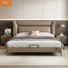 实木床;布艺沙发;餐桌