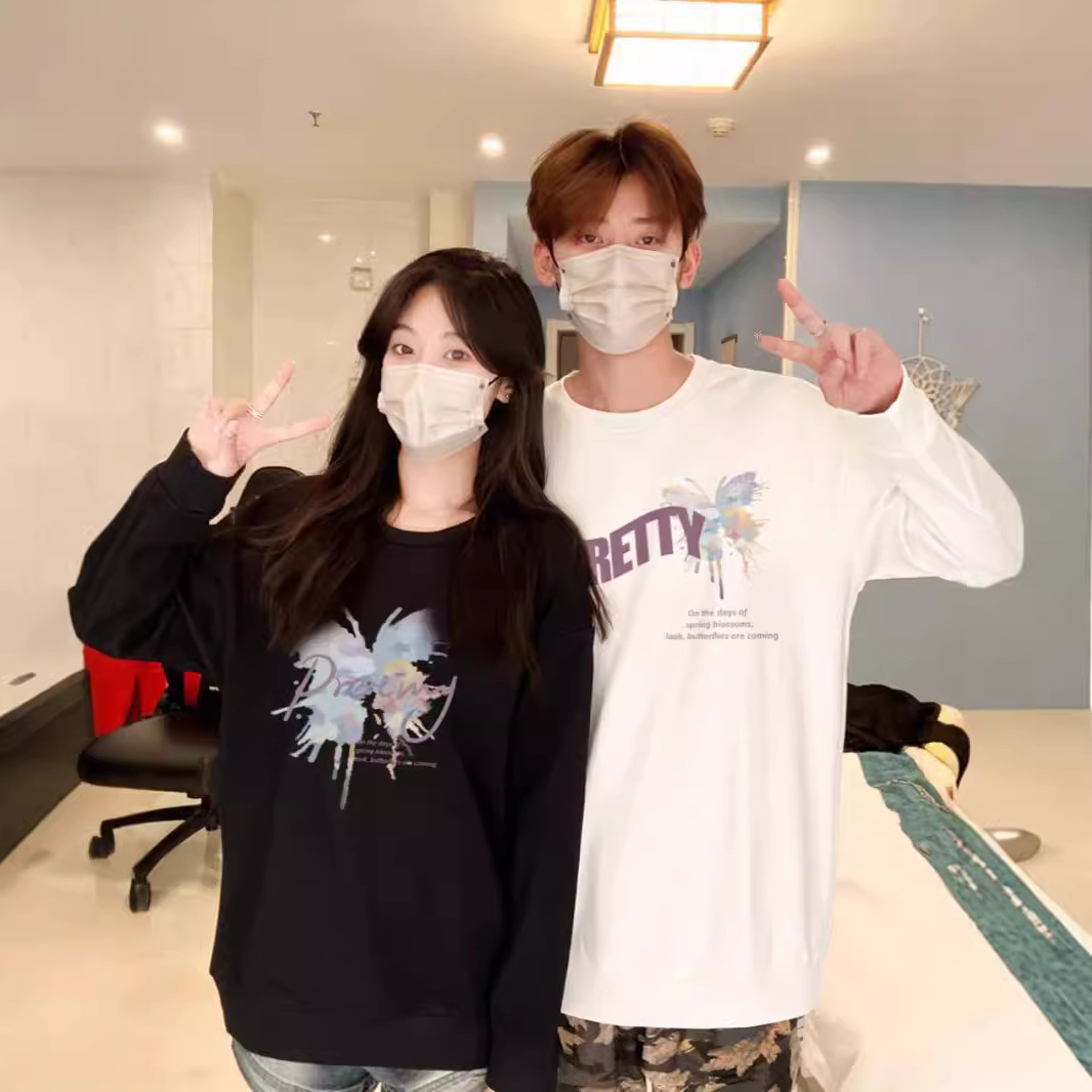 특별한 틈새 연인 의류 2024 새로운 가을 하이 엔드 느낌은 봄과 가을 겨울 코트 옷과 같지 않습니다.