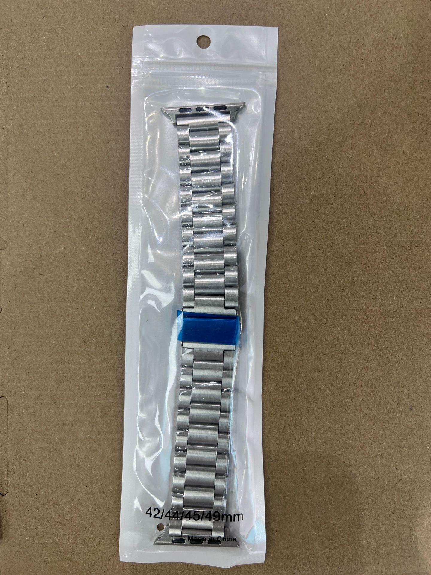 Tres pulseras de acero de plata en stock 49MM adecuadas para la capacidad de producción diaria de 300,000 yuanes de huaqiangbei S9U9