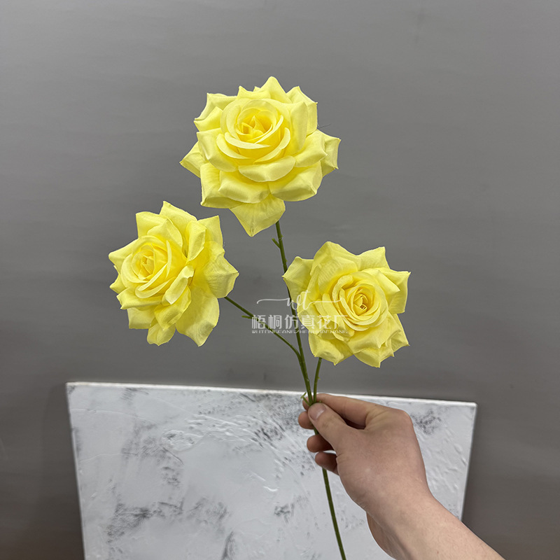 3-head curled diamond rose—yellow
