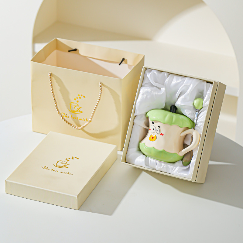 Creativo y extraño, taza de agua con cuchara de tapa, regalo de mano, taza de cerámica, taza de pareja de frutas en línea.