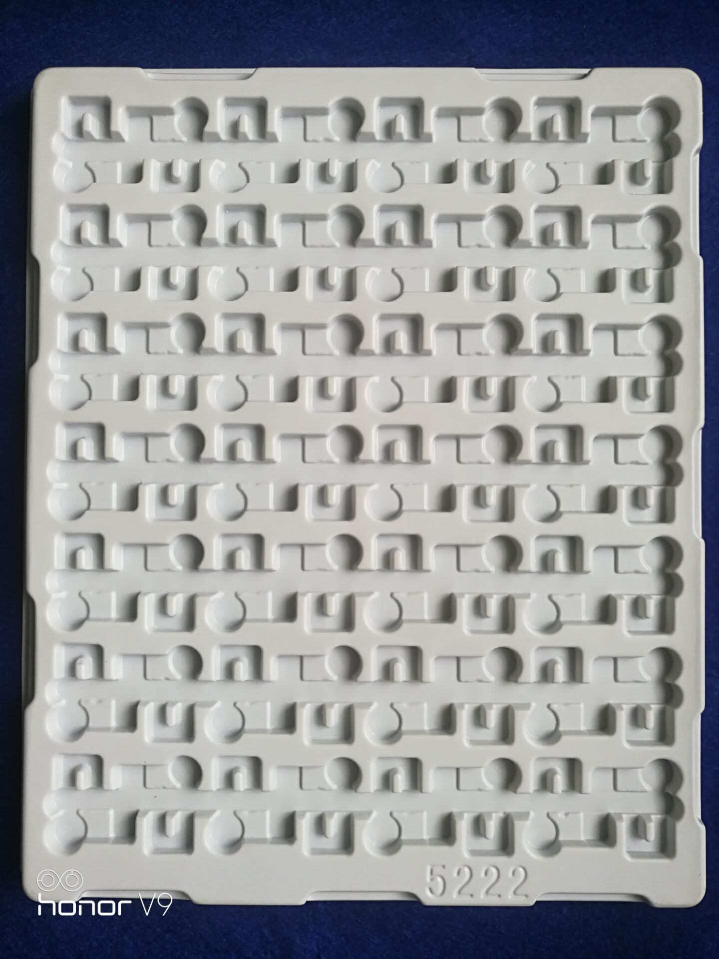 PS白色吸塑托盘 广东吸塑生产厂商 数码吸塑盘