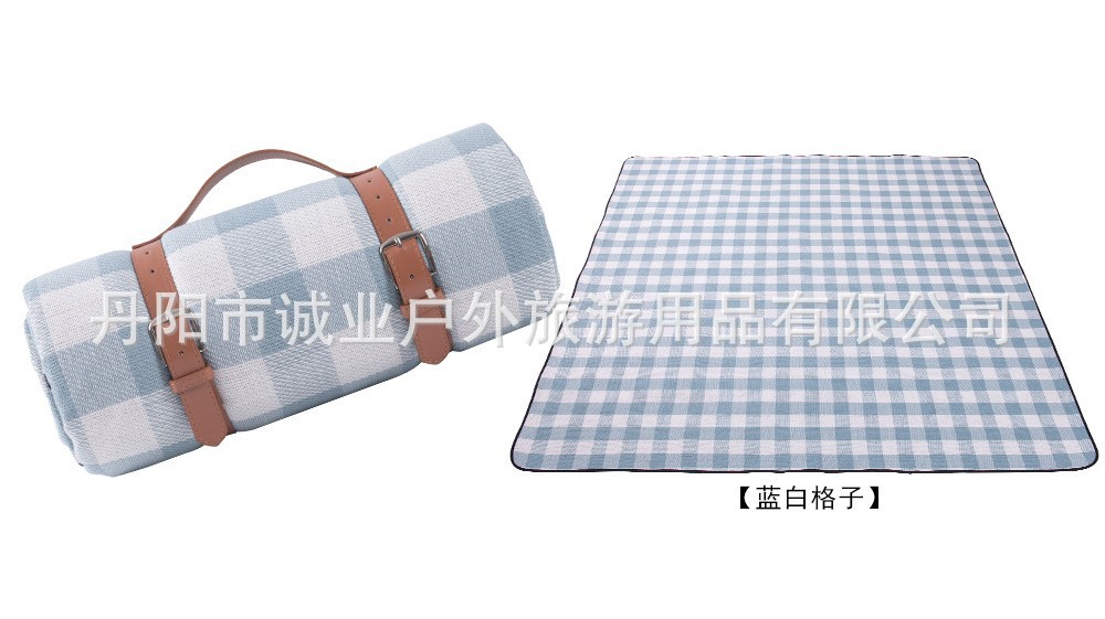 파란색과 흰색 체크 무늬 가죽
