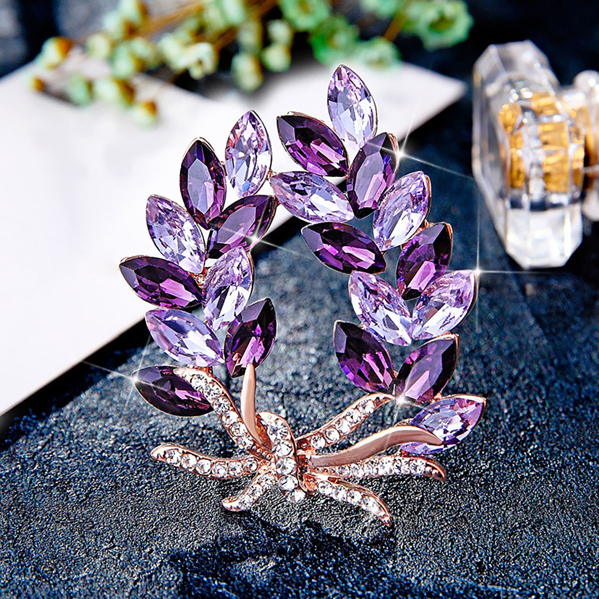 AliExpress Venta caliente Bauhinia broche de gama alta femenino temperamento anti-exposición pin diamante incrustado trigo oreja ramillete traje Accesorios