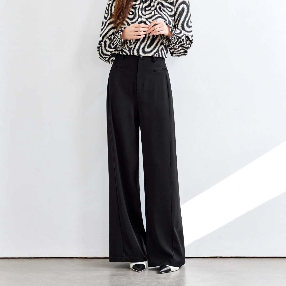 黑色垂感阔腿休闲宽松新款直筒高腰长裤阔腿裤