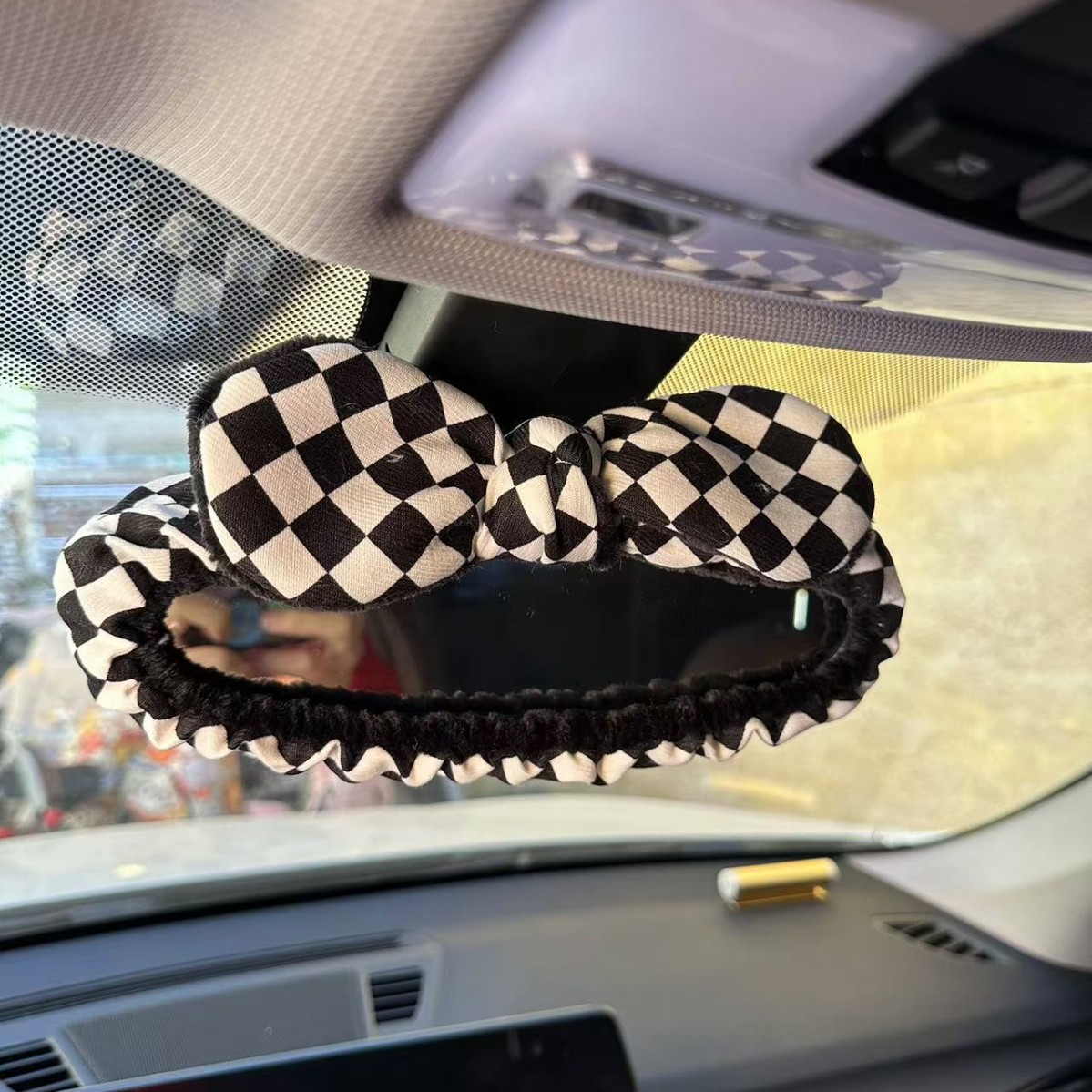 Cubierta de espejo retrovisor de automóvil transfronterizo de peluche decoración de automóviles encantadora cubierta de espejo retrovisor de dibujos animados accesorios de automóviles mujeres image 1
