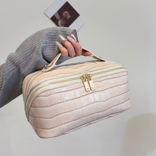 Cosmetic bag