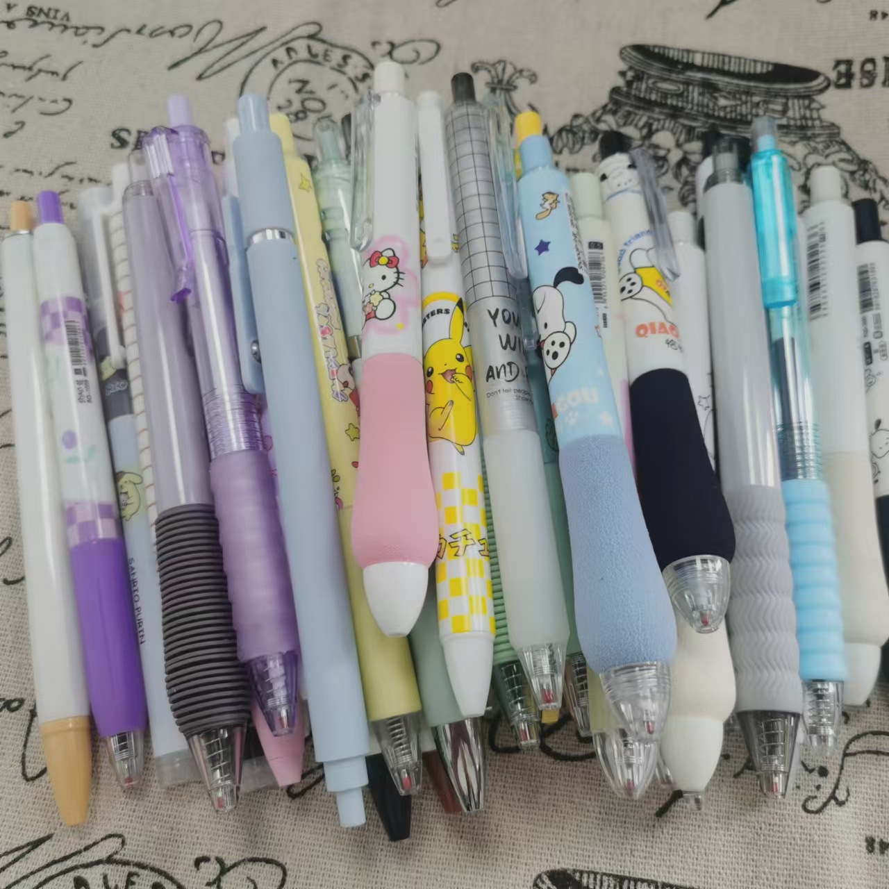 A variety of mixed card pass high color value students special push pen black core smooth cute gel pen office pen