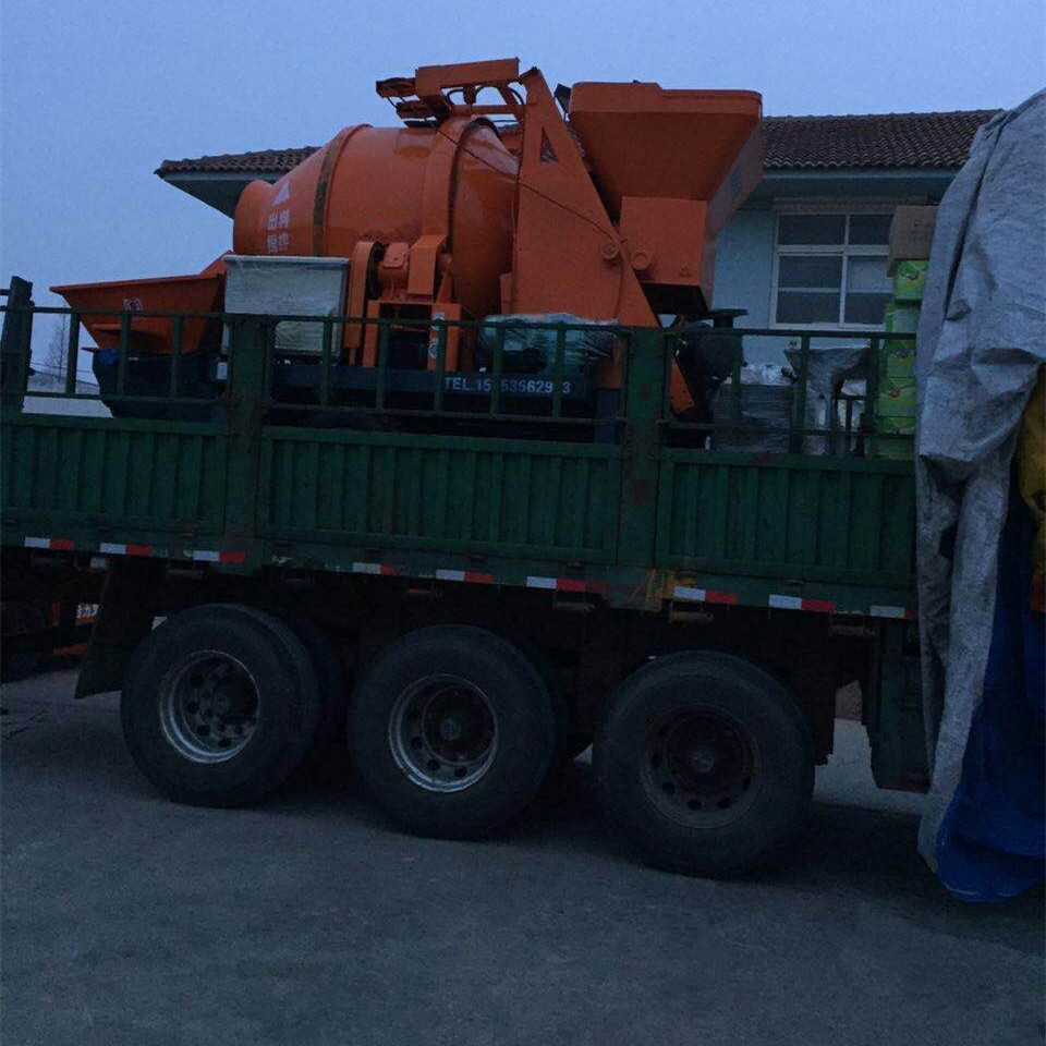 混凝土搅拌输送一体机.搅拌泵.搅拌输送泵，JBS30-40搅拌机 拖泵