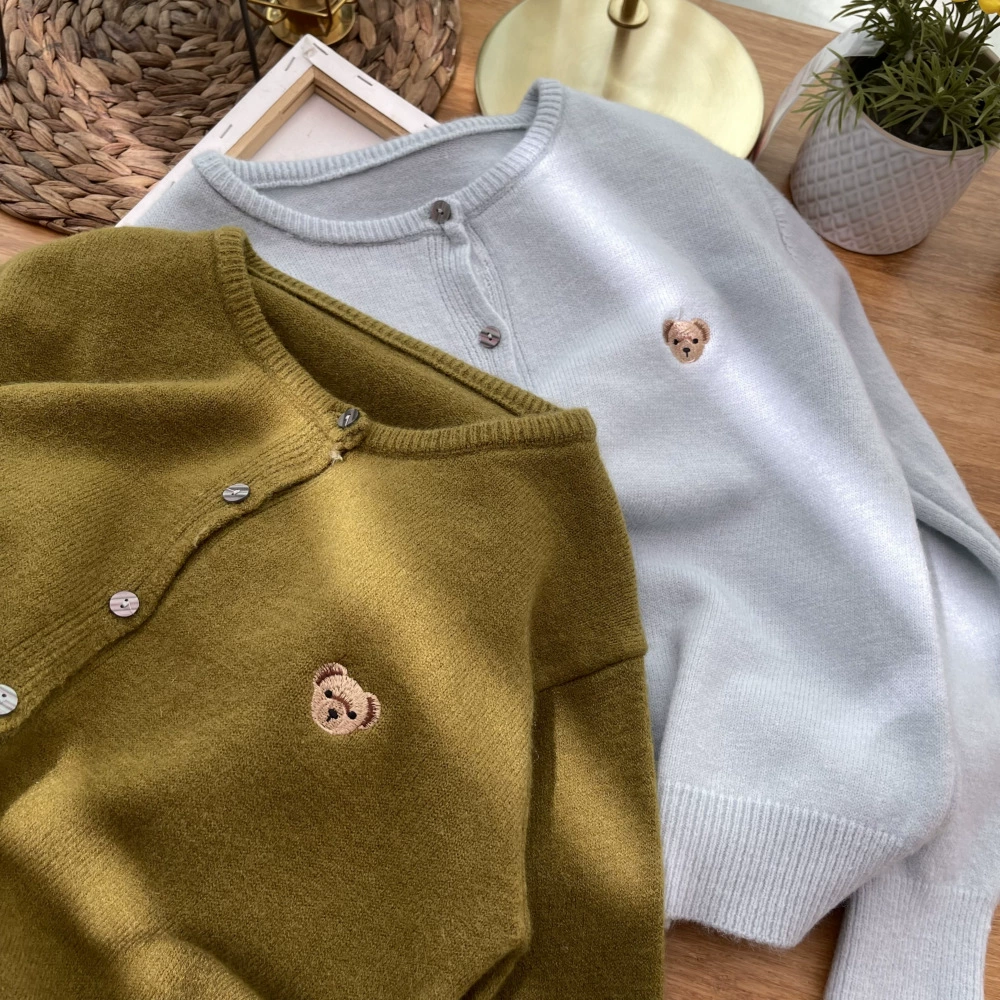 10 видов цветов в ~ тремоло взрывы нижняя рубашка Медведь вышитый мультяшный свитер пальто женская одежда вязаный кардиган Джокер