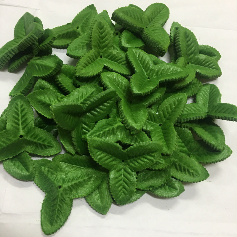 Simulated Green Leaves, Polyester Cloth Roses, Triangular Leaves, Gift Box Decoration Leaves, Venue Arrangement Leaves