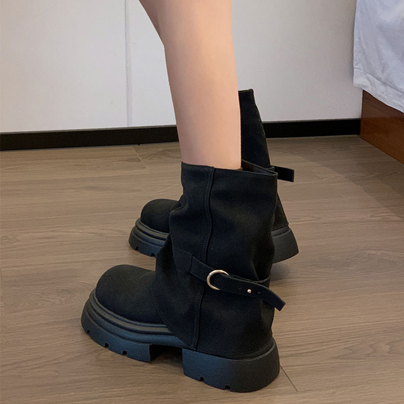 Super caliente, botas Martin de altura, botas medias de suela gruesa para mujeres, otoño de 2026, nuevas botas cortas de estilo británico de alto nivel