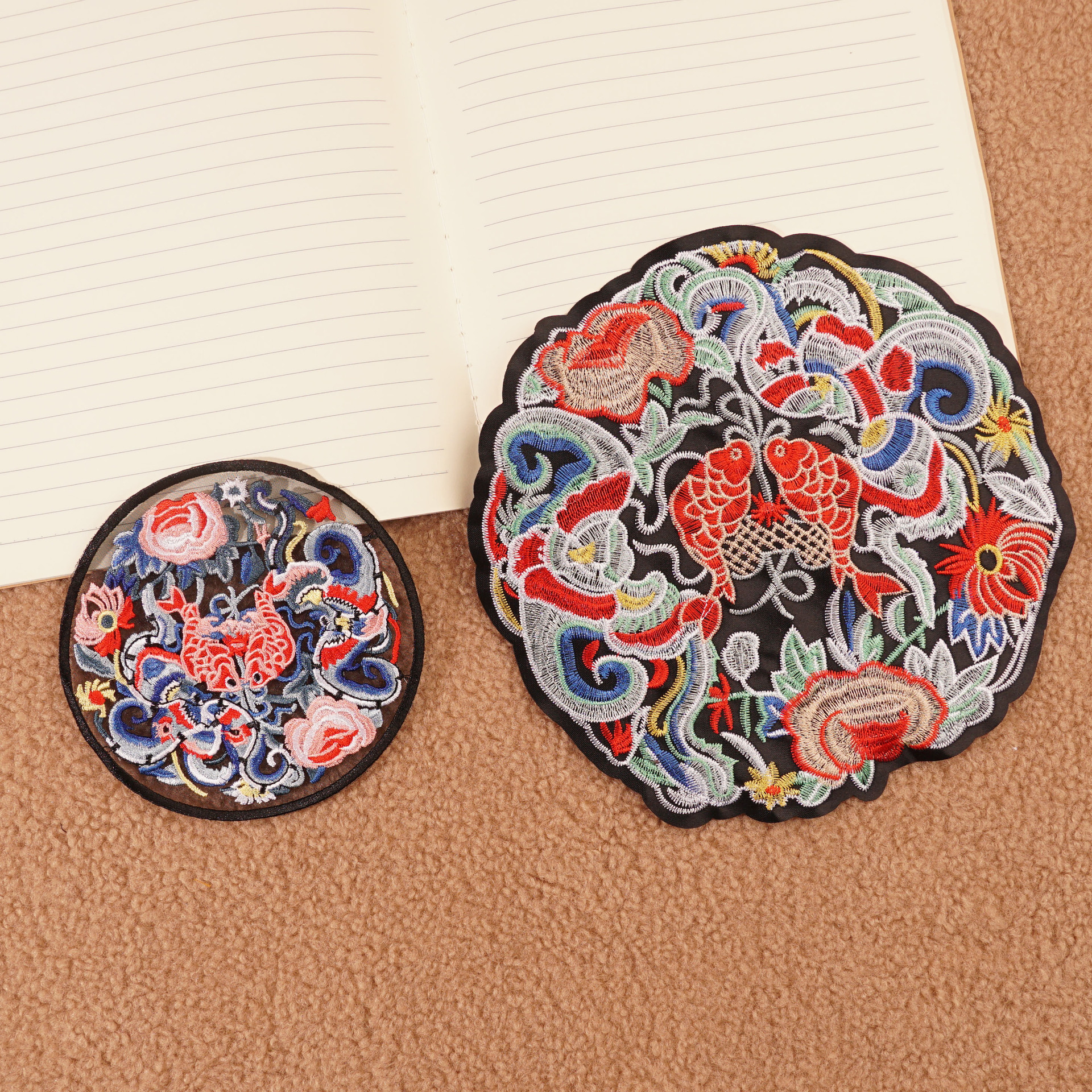 红色锦鲤刺绣中国风圆形汉服古装绣花贴补丁贴烫花边辅料绣花章