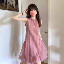 韩系风格穿搭小个子显高欧根纱网纱裙粉色无袖a字连衣裙子女夏季