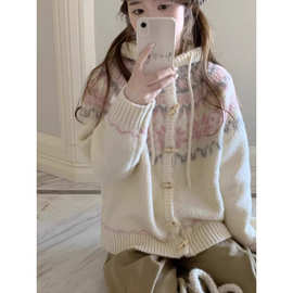 奶白粉连帽重工费尔岛牛角扣软糯磨毛保暖厚实毛衣外套