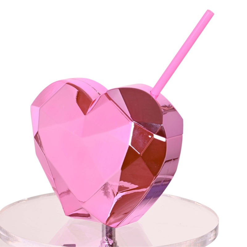 El amor transfronterizo de galvanoplastia taza de agua de plástico en forma de corazón taza de paja 600ml taza de bebida en forma especial suministros de boda de San Valentín