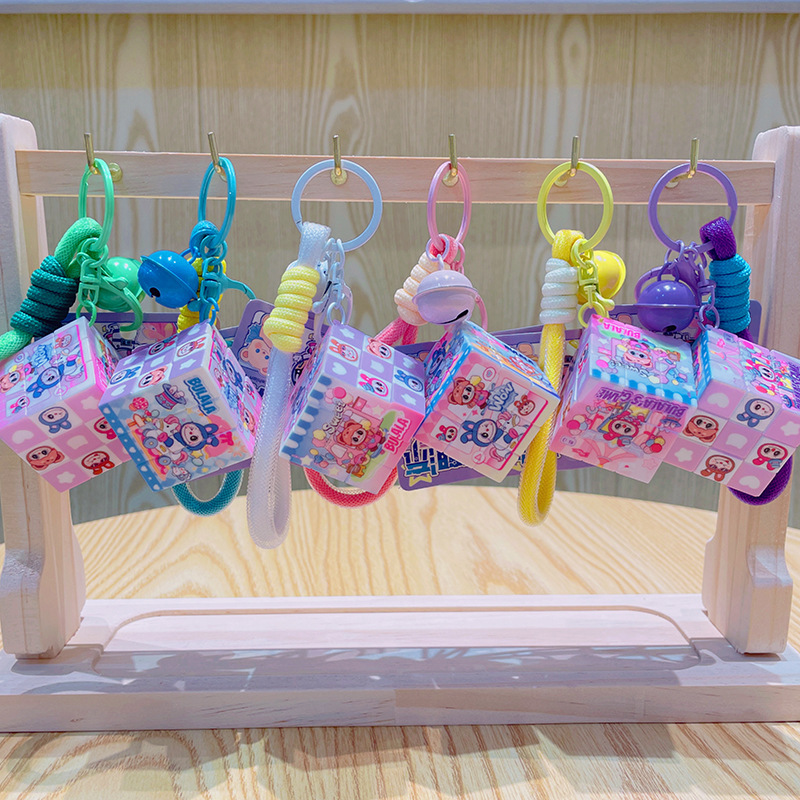 本物のブララクリエイティブルービックキューブキーホルダーペンダントパズル減圧小さなおもちゃ漫画キーチェーン小さなギフト|undefined