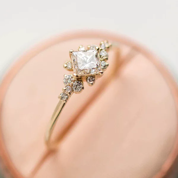 Huajie European and American New Zircon Ring, Personalized Charm Micro-Paved Square Zircon Women's Engagement Hand Jewelry