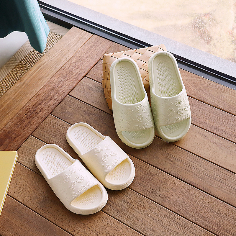 New Foam Eva Slippers for Men and Women in Summer Home Indoor Bathing Lightweight Non-Slip Couple Bathroom Slippers Wholesale