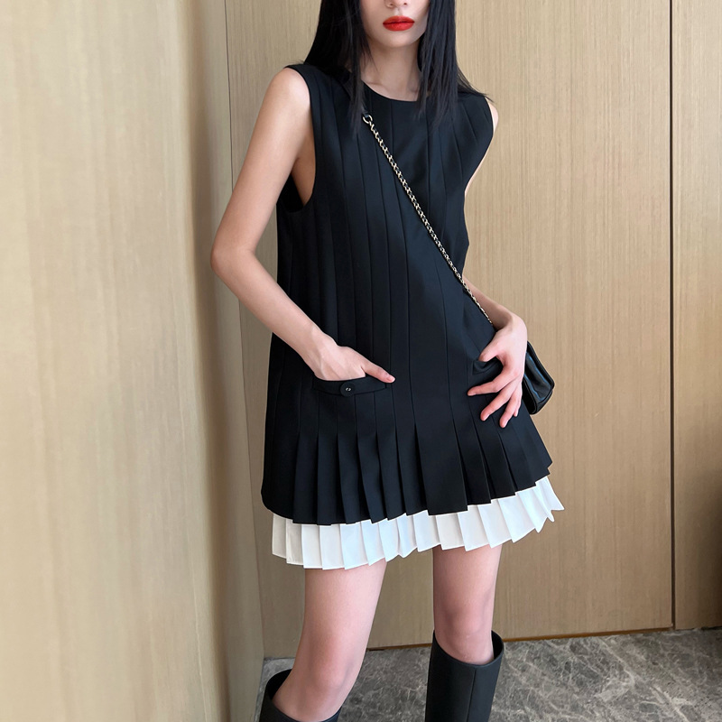 2025 Spring Niche Design Women's Sleeveless Dress Casual Pleated Skirt High-End Style Versatile Short Dress for Women