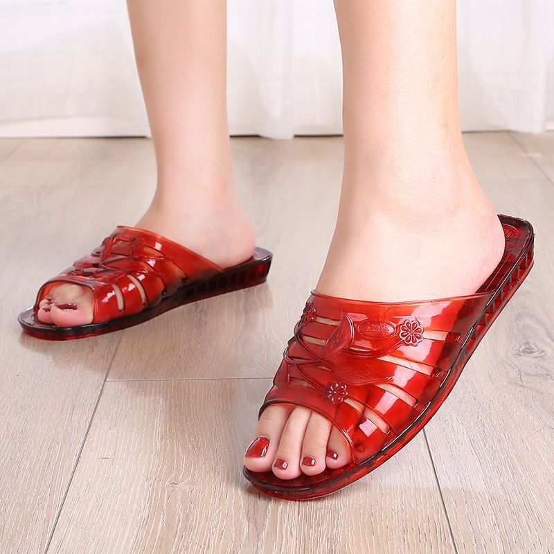 Crystal plastic slippers jelly hollow bathroom bath slippers thick bottom non-slip deodorant easy to wash home old-fashioned slippers Crystal plastic slippers jelly hollow bathroom bath slippers thick bottom non-slip deodorant easy to wash home old-fashioned slippers