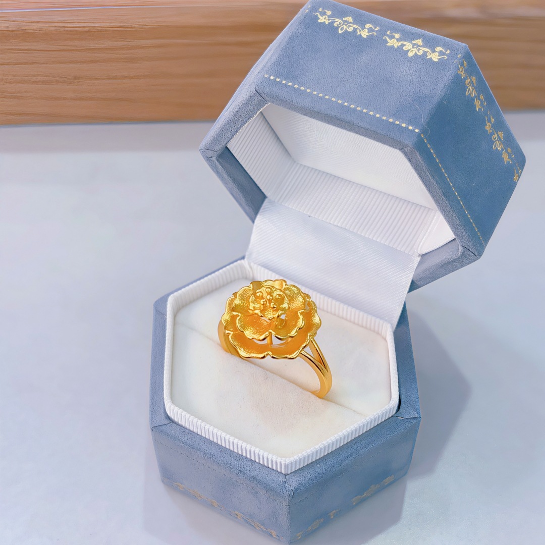 Rich flower ring