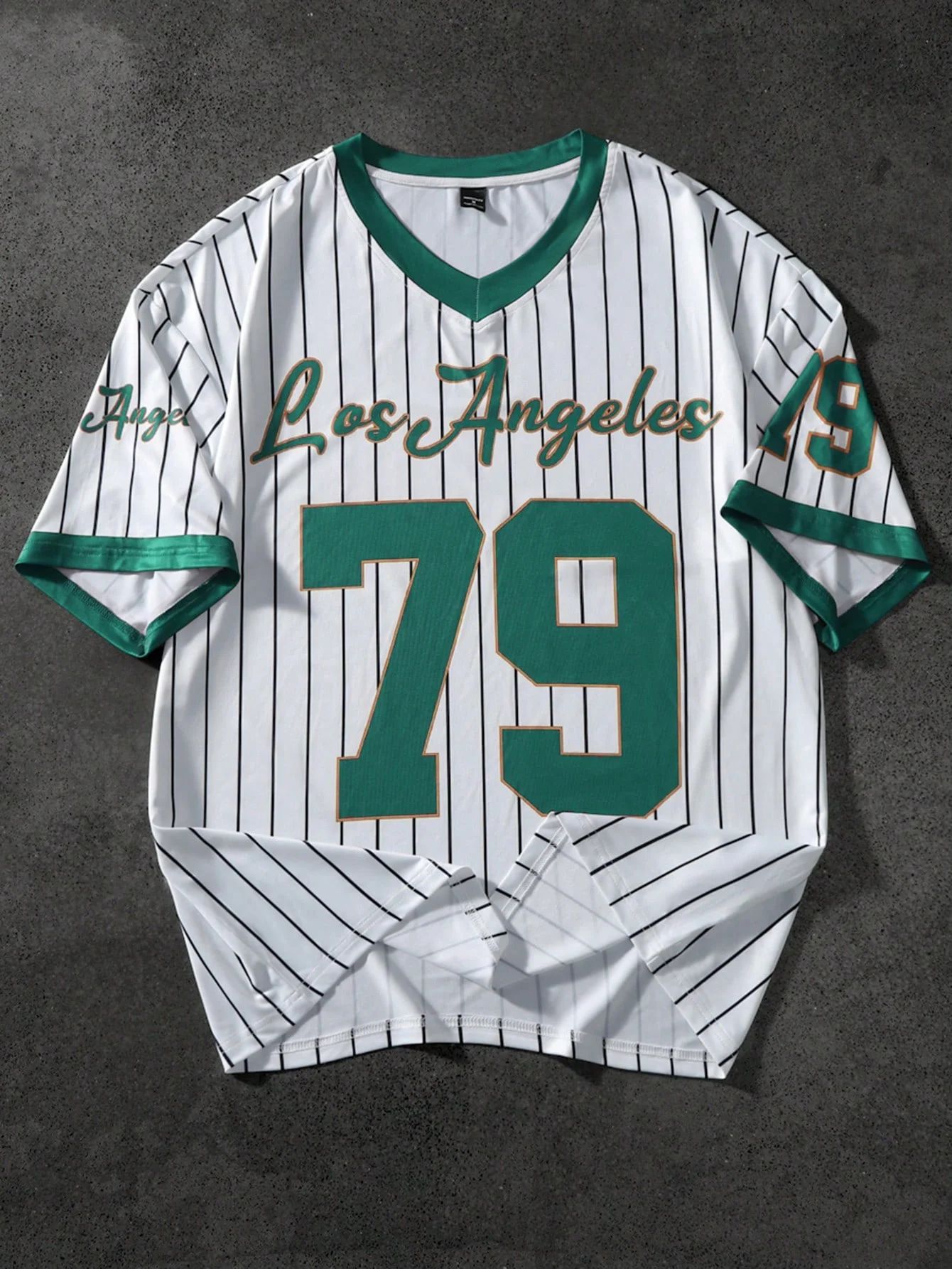 Herr t-shirt med v-ringning och retro baseball tryck sportig_voghion.com