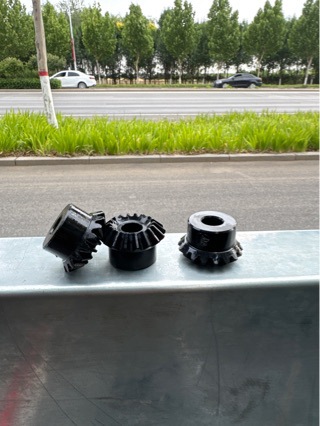 伞齿轮    小齿轮   可根据图纸或者样品做    1件起订