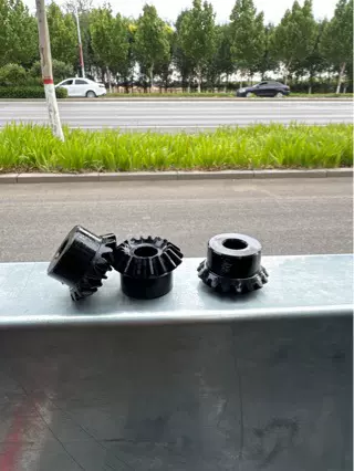 伞齿轮    小齿轮   可根据图纸或者样品做    1件起订
