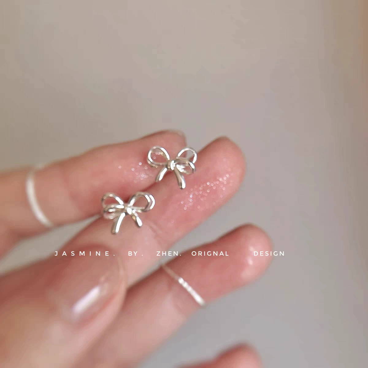 Серьги, ушные клипсы, стиль лёгкой роскоши, стиль высокого качества