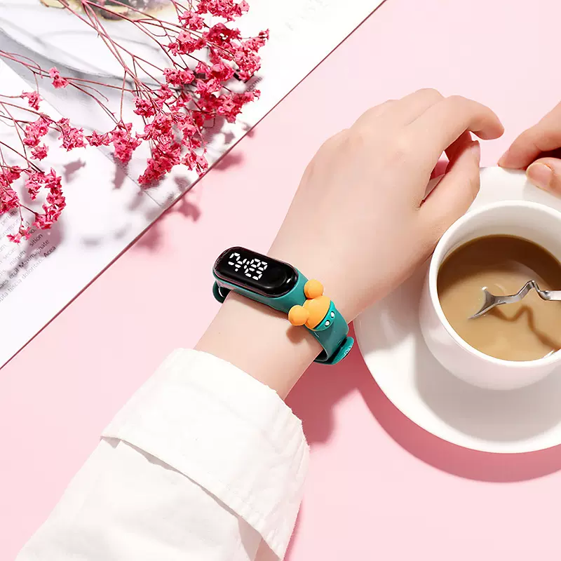 热销款led手环电子表公仔款儿童电子手表硅胶防水触控学生手环表