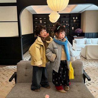 末小蒙童外套2026冬季男童女童卡通字母拉链立领棉服儿童加厚上衣