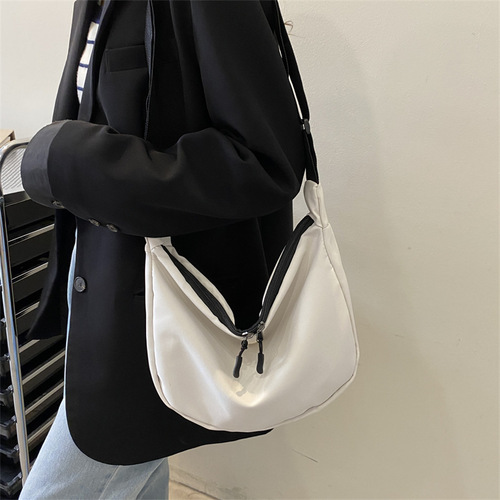 Large capacity casual bag  small fresh and stylish single shoulder crossbody bag this year's popular fashion small bag women's bag trend